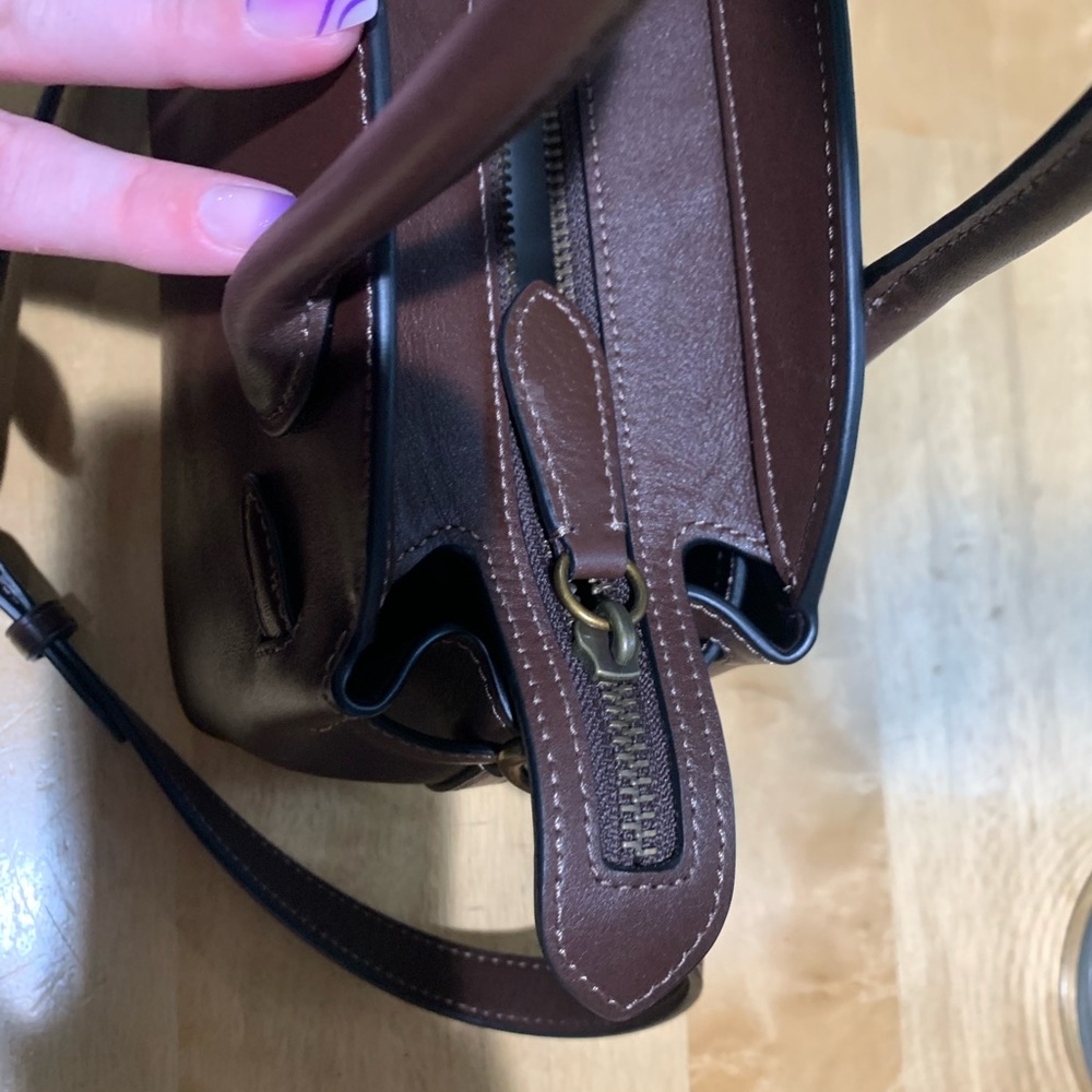Coach Empire 21 in Maple - Picture 13 of 16